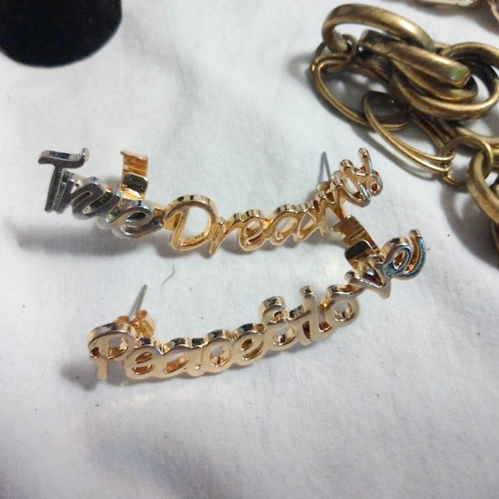 Gold-Tone Jewelry Lot 7pc Quiet Luxury Maximalist Layering Monet Victoria Secret - Picture 8 of 12